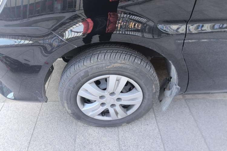 Used FORTHING Lingzhi 2023 M5 1.6L Practical Model 5 Seats
