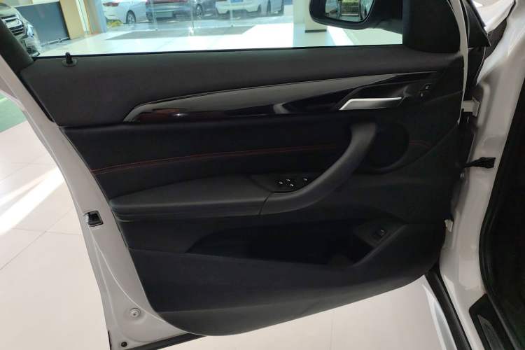 Used BMW X1 2016 xDrive20Li Luxury Model