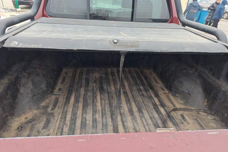 Used SAIC MAXUS T60 2017 2.4L Gasoline Manual Two-Wheel Drive High-Ride Elite Standard Van