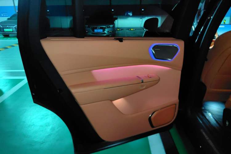 Used Lynk & Co 900 2025 2.0T Ultra
