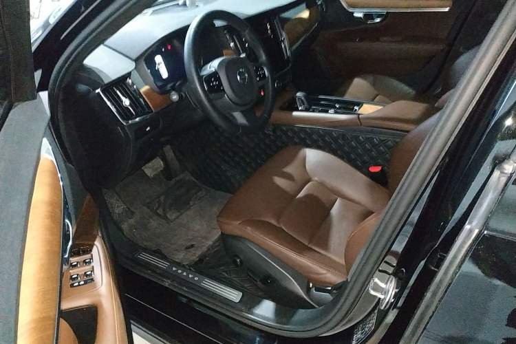 Used Volvo S90 2024 B5 Zhiyi Luxury Edition