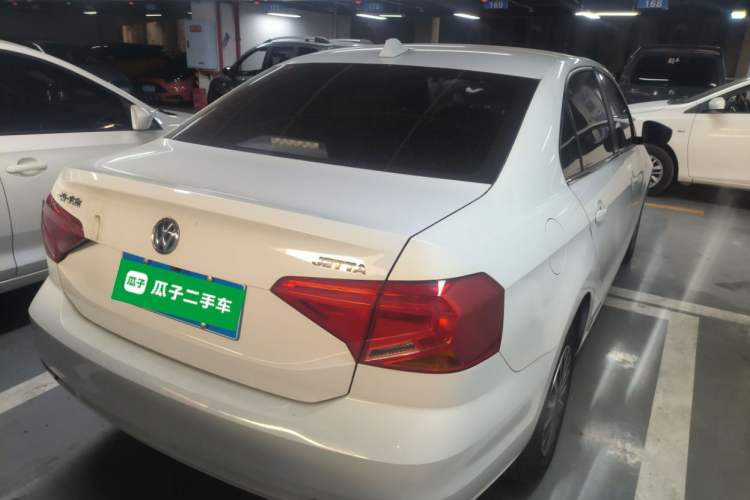 Used Volkswagen Jetta 2017 1.4L Manual Fashion Edition
