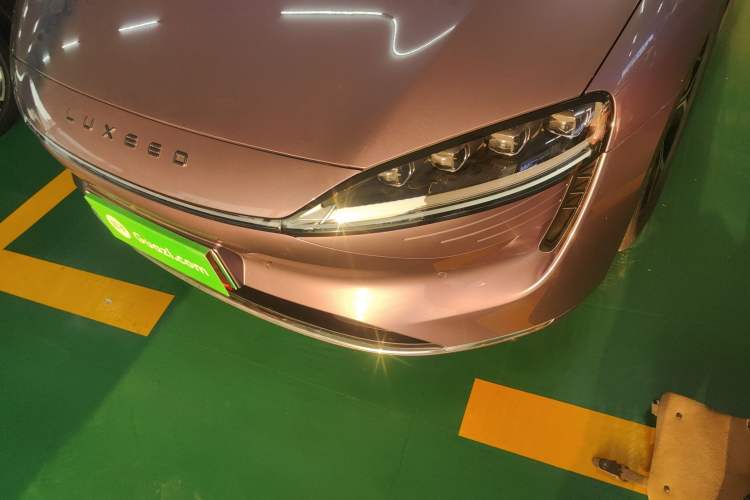 Used Hima Luxeed S7 2025 855 km Max
