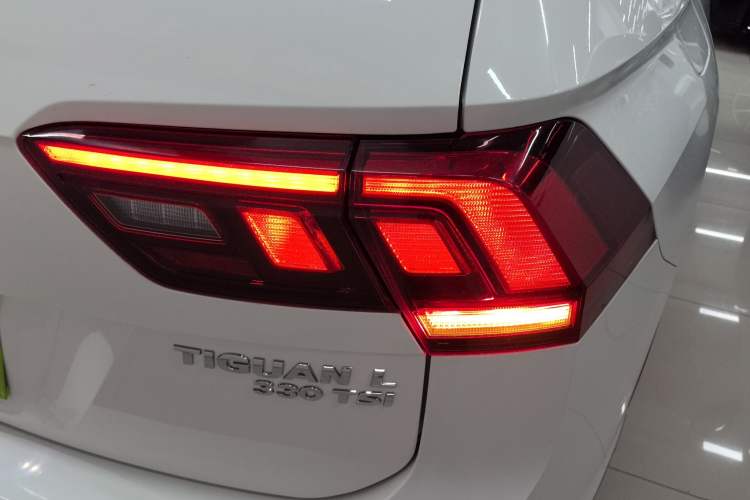 Used Volkswagen Tiguan L 2017 330TSI Automatic Two-Wheel Drive Luxury Edition
