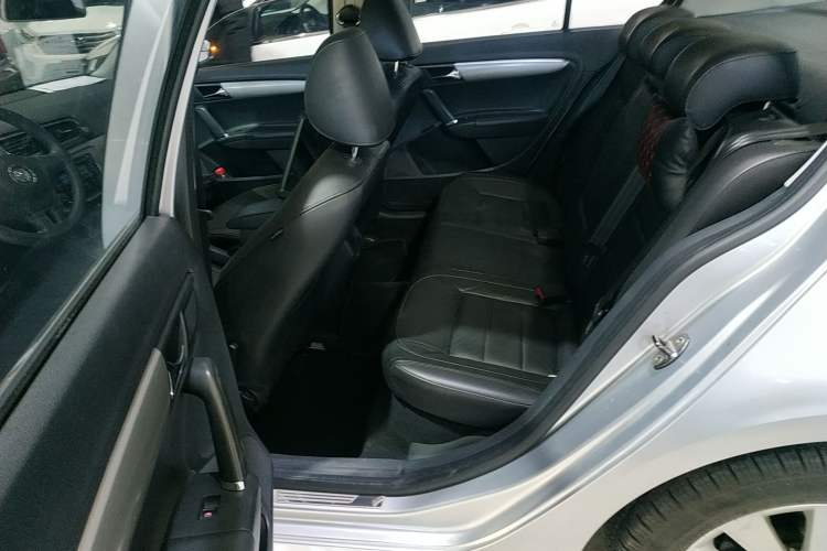 Used Volkswagen Lavida 2013 Restyled Classic 1.6L Automatic Comfort Edition
