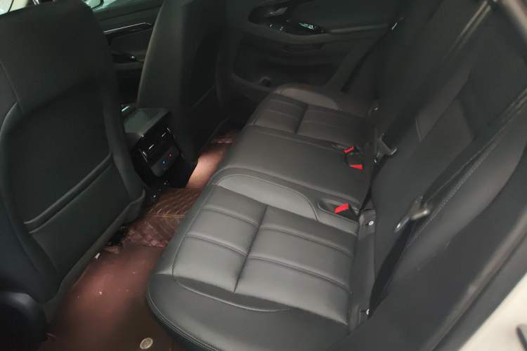 Used Land Rover Range Rover Evoque 2021 Range Rover Velar 249 PS R-Dynamic HSE Luxury Edition