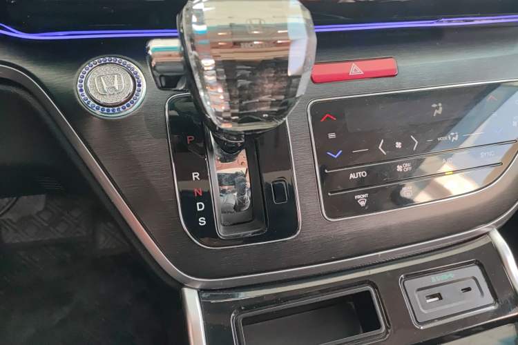 Used Honda Elysion 2016 2.4L Style Edition
