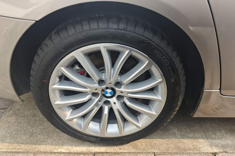 Used BMW 5 Series 2014 525Li Luxury Design Package
