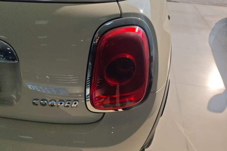 Used  MINI 2016 1.5T COOPER
