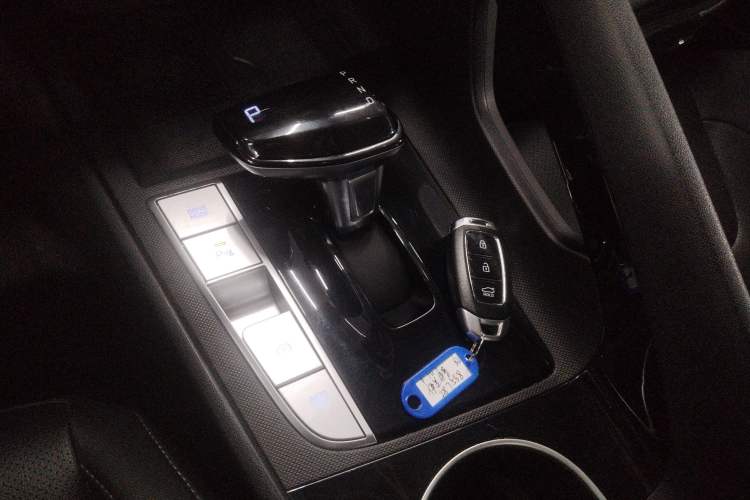 Used Hyundai Elantra 2022 1.5L CVT LUX Prestige Edition