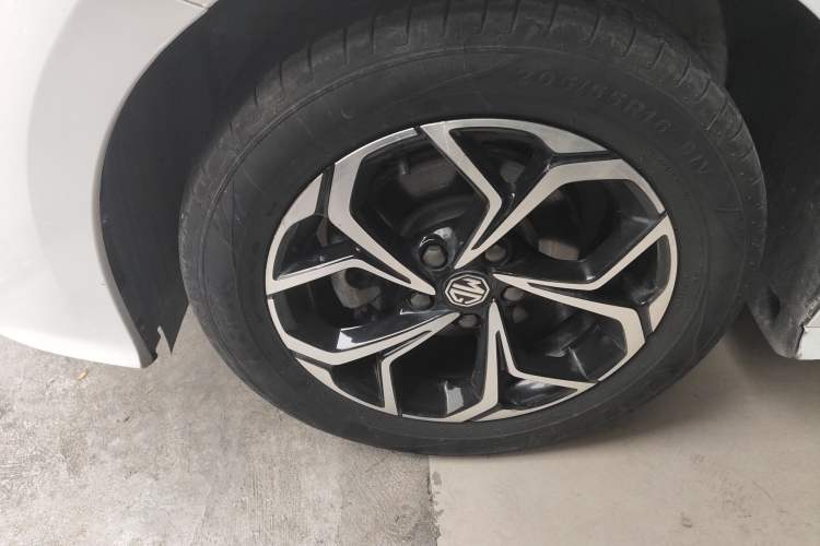 Used MG 5 2022 180 DVVT CVT Youth Luxury Edition
