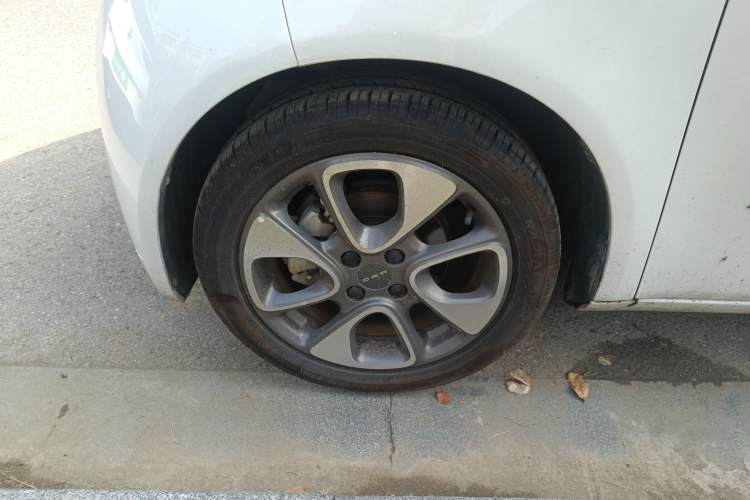 Used ORA White Cat 2022 Upgraded Model 305km Range Luxury Version Lithium-Ion Battery
