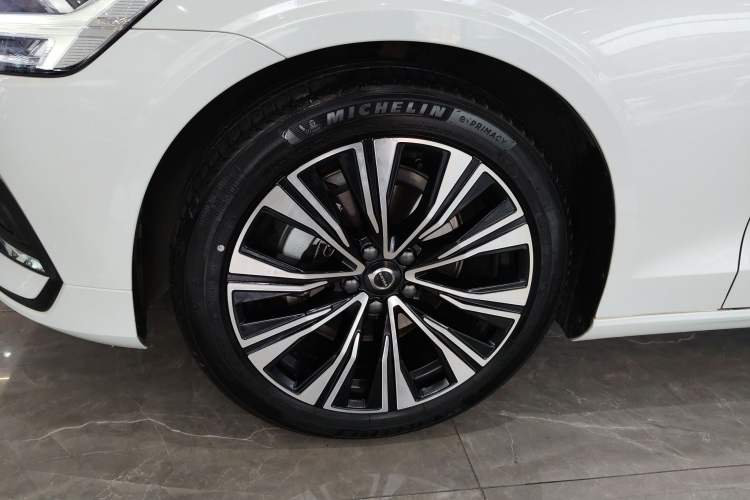 Used Volvo S60 2024 B4 Zhiyuan Luxury Edition