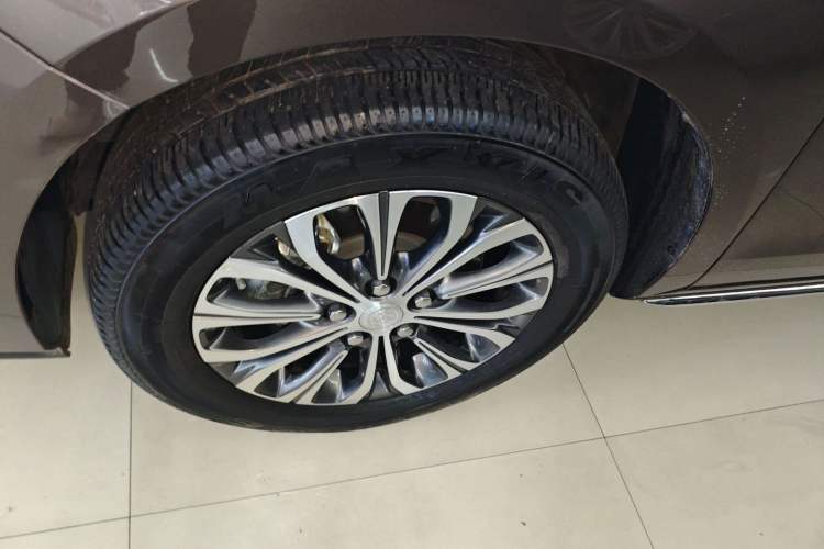 Used Buick GL8 2023 Land Executive Class Smart Enjoyment Model
