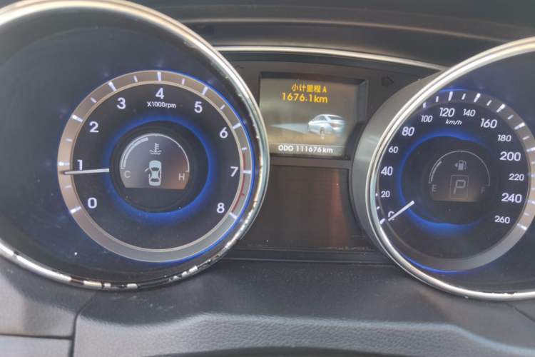 Used Hyundai Sonata 2013 2.4L Automatic Luxury Version China IV Standard
