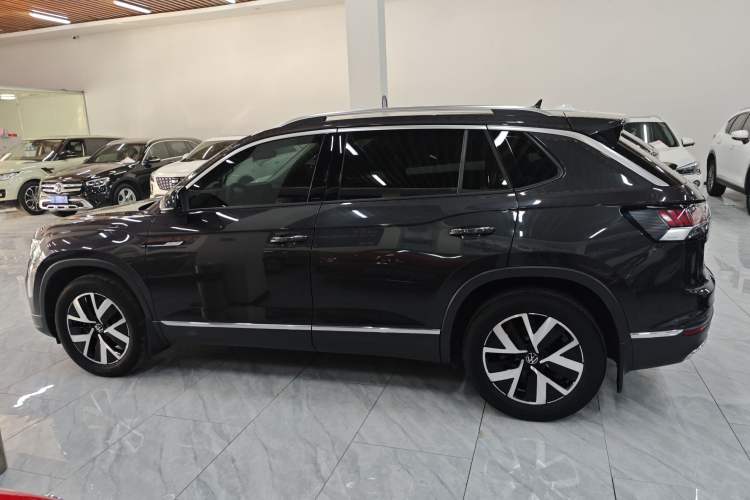 Used Volkswagen Tayron 2023 300TSI Two-Wheel-Drive Luxury Plus Advanced Edition
