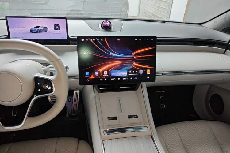 Used Hima Luxeed S7 2025 855 km Max