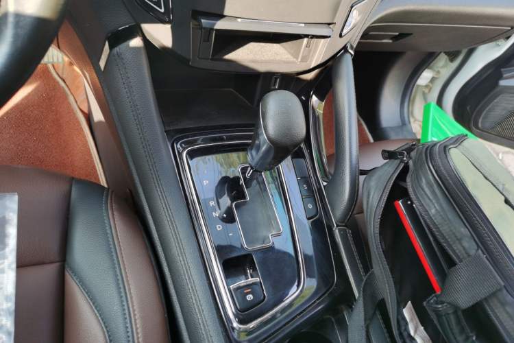 Used Dongfeng Aeolus AX7 2018 Classic 1.6T Automatic Luxury Model
