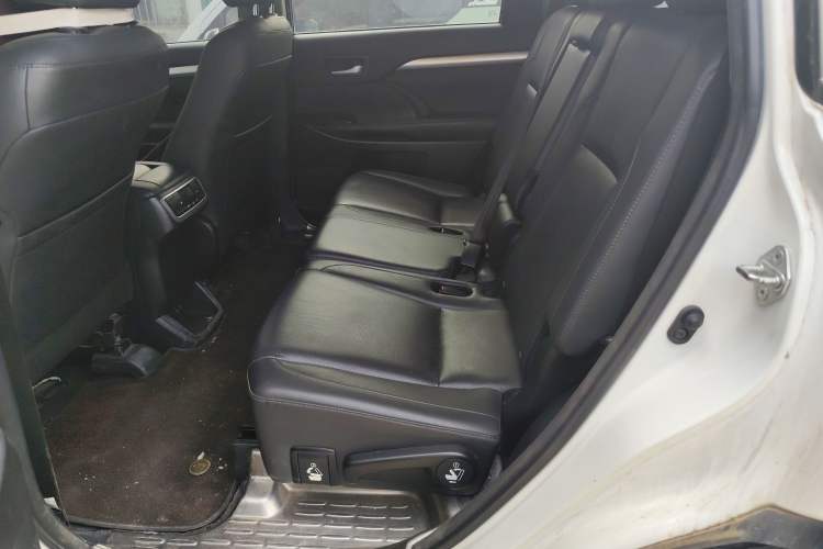 Used Toyota Highlander 2018 2.0T Four-Wheel Drive Luxury Edition 7 Seats China V Emission Standard
