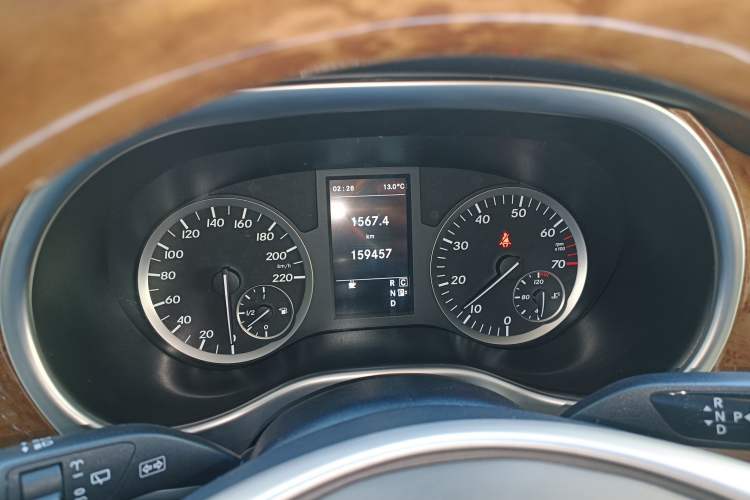 Used Mercedes-Benz Vito 2018 2.0T Elite Version 7 Seats China VI Emission Standard