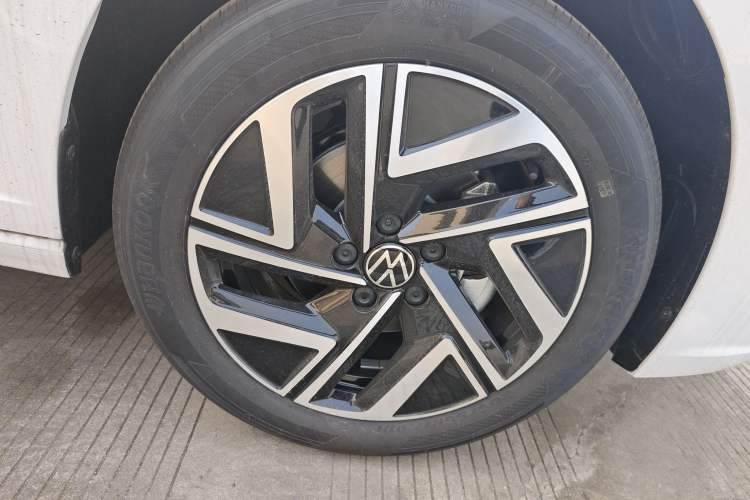 Used Volkswagen Sagitar 2025 Facelifted 300TSI DSG Flyover Edition