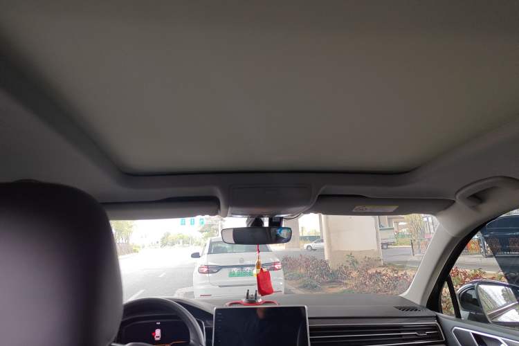 Used Volkswagen Tiguan L 2024 Outstanding Model 330TSI Automatic Two-Wheel Drive R-Line Dragon Glory Edition
