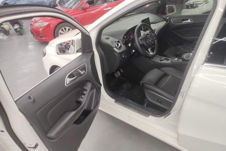 Used Mercedes-Benz B-Class 2015 B 200 Fashion Model
