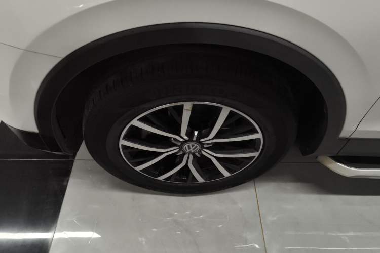 Used Volkswagen Tiguan L 2018 330TSI Automatic Two-Wheel Drive Luxury Edition
