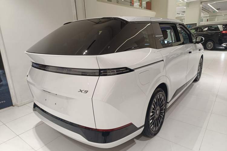 Used XPeng X9 2025 740 Ultra-Long Range Max
