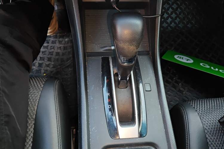 Used Honda Jade 2013 1.8L automatic Comfort version 5 seats
