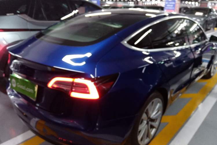 Used Tesla Model 3 2019 Long-Range Rear-Wheel-Drive Version
