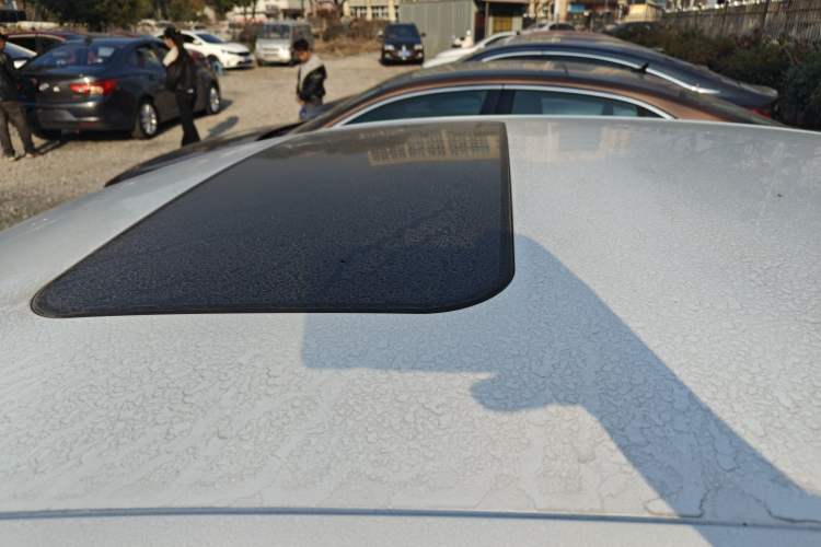 Used Roewe i6 MAX 2020 300TGI Automatic "Swell Cool Smart Drive" Edition
