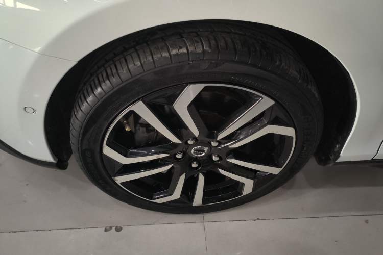 Used Volvo V40 2017 Cross Country T3 Zhiya Edition