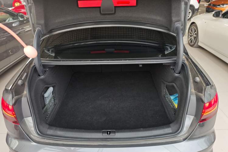 Used Audi A4L 2022 40 TFSI Luxury Dynamic Model
