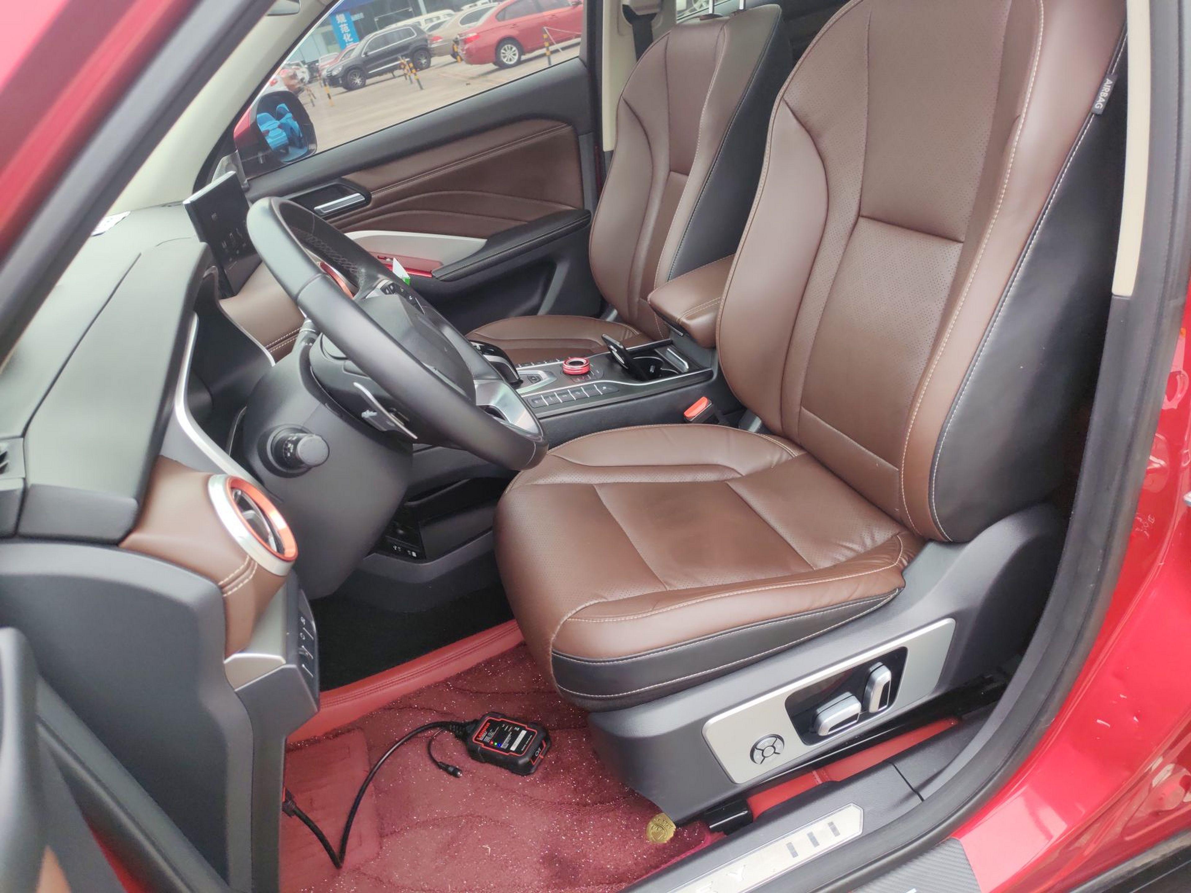 المقاعد الأمامية داخل السيارة