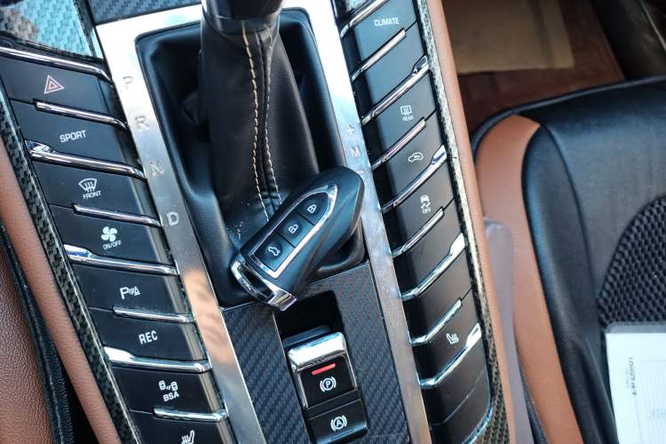 Used Zotye SR9 2017 2.0T Automatic Ultimate Dream Edition
