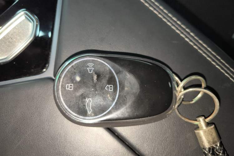 Used NETA S 2022 Pure Electric 715 km Range Rear-Wheel Drive Mid-Range Version
