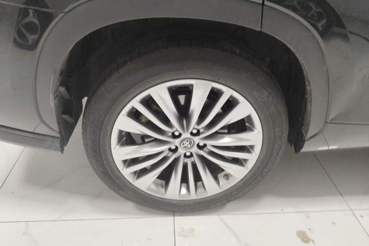 Used Toyota Highlander 2022 Dual-Engine 2.5L Four-Wheel Drive Prestige Version 7 Seats
