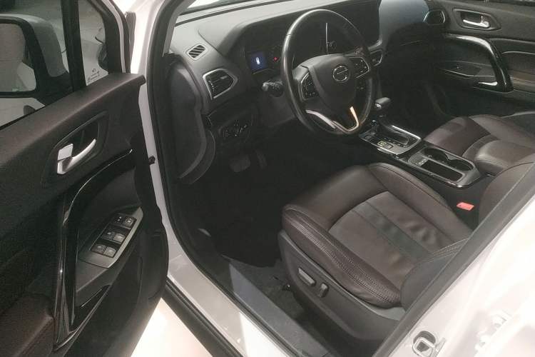 Used GAC Trumpchi GS4 2018 235T Automatic Two-Wheel Drive Luxury Smart Connectivity Millionth Anniversary Edition
