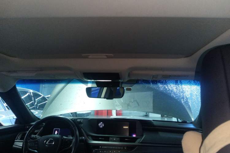 Used Lexus ES 2018 260 Excellence Edition China VI Standard
