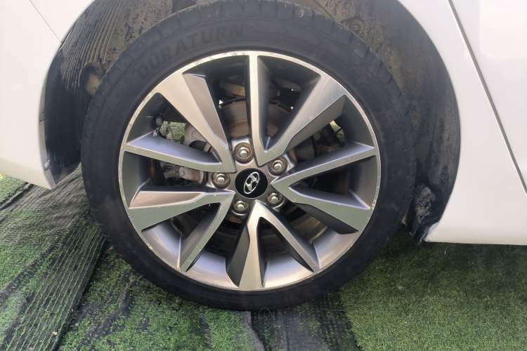 Used Hyundai Elantra 2015 1.6L Automatic Leading Model
