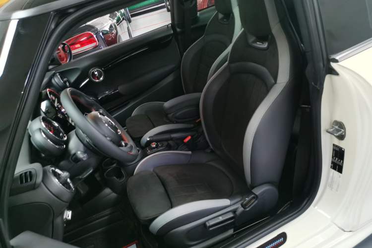 Used  MINI 2019 2.0T COOPER S Racing Driver
