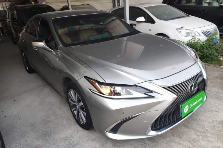 Used Lexus ES 2020 200 Excellence Edition
