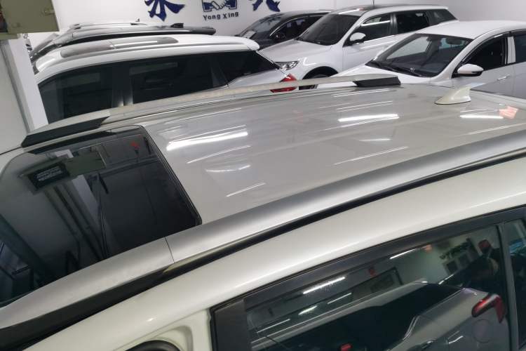 Used Toyota RAV4 2015 2.0L CVT Two-Wheel Drive Fashion Edition
