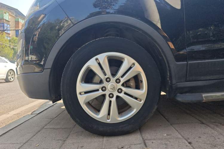 Used Oshan CX70 2016 1.6L manual luxury version
