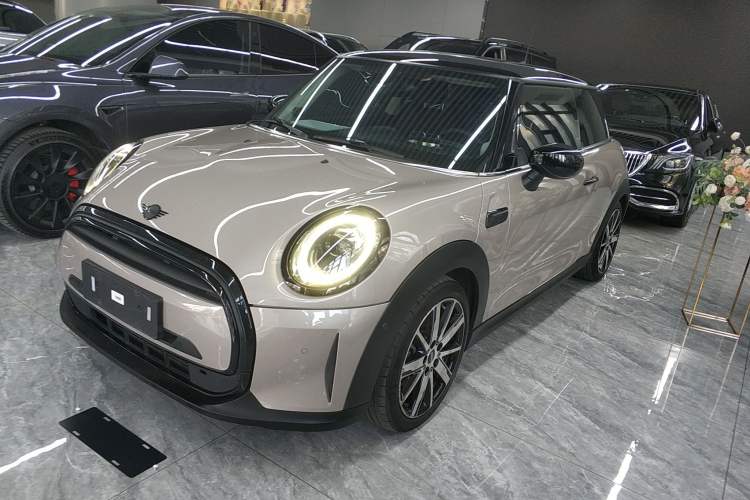 Used MINI MINI 2023 1.5T COOPER Artist