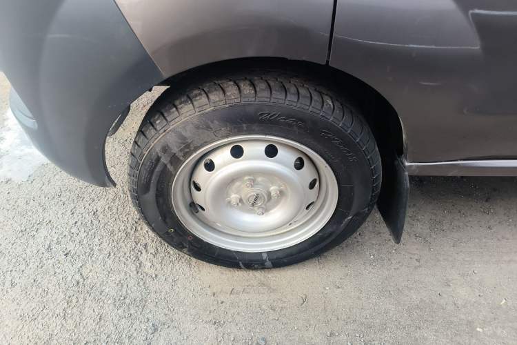 Used Jinbei Hiace X30 2023 1.5L Super-Comfortable Passenger Van 5/6/7-Seater Non-Air-Conditioned Version Model SWC15M
