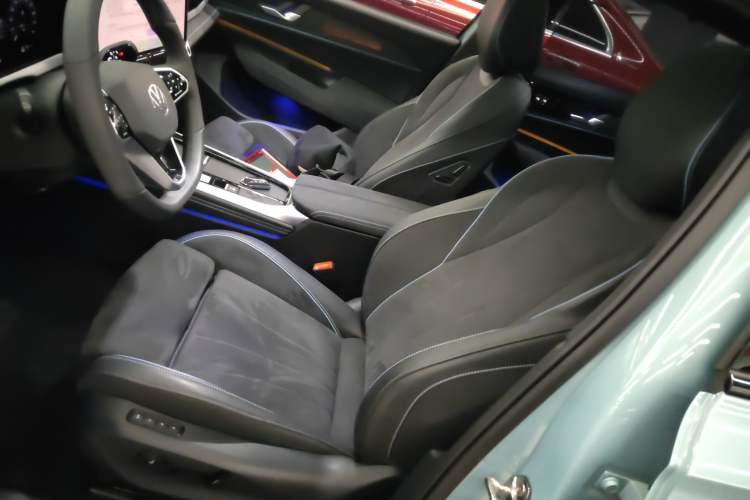 Used Volkswagen Passat 2025 Pro 380TSI Starry Dragon Luxury Edition
