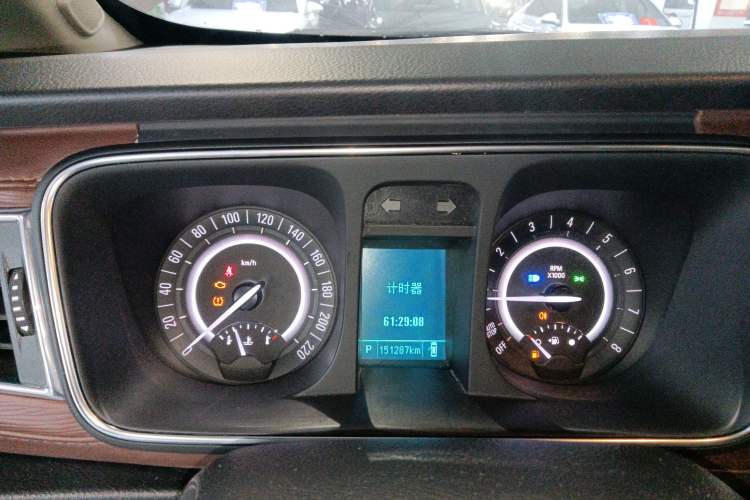 Used Buick GL8 2018 28T Luxury Model China VI Standard