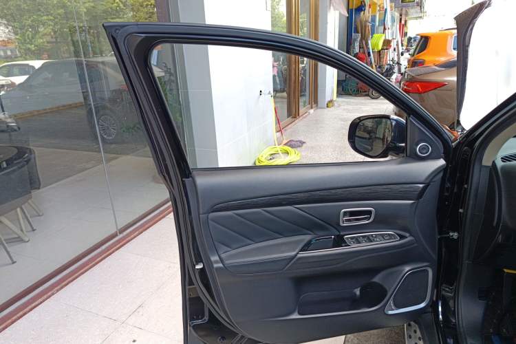 Used Mitsubishi Outlander 2019 2.0L Two-Wheel Drive Comfort Edition 5 Seats China VI Standard